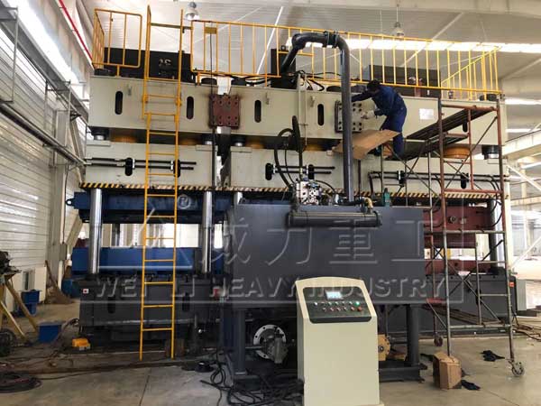 2800噸三機聯(lián)動四柱油壓機